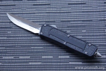      Microtech Scarab Quick Deployment, Double Edge, Satin Standard