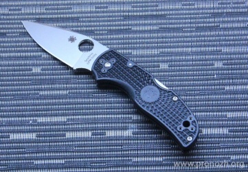    Spyderco Native 5 Lightweight, Satin Finish Blade, Black FRN Handle