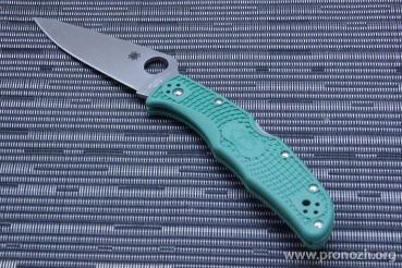    Spyderco Endura 4, VG-10 Steel, Satin Finish Blade, Green FRN Handle