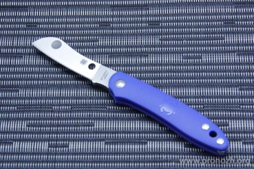    Spyderco  Roadie Lightweight, Bohler N690 Steel, Satin Finish Blade, Blue FRN Handle