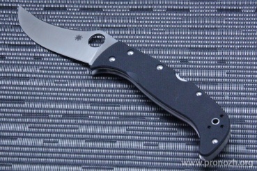   Spyderco Chinook 4, Satin Finish Blade, Crucible CPM S30V Steel, Black G-10 Handle