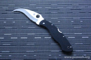   Spyderco Civilian, Satin Finish Blade, VG-10 Steel, Black G-10 Handle