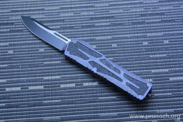      Heretic Knives Colossus Single Edge, Two-ToneBattle Black Breakthrough Purple