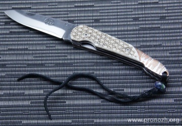    CITADEL  Trident, Armadillo Shell  with Rainbow Damascus Handle