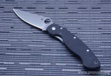   Spyderco  Military, Satin Finish Blade, Crucible CPM S30V Steel, Black G-10 Handle