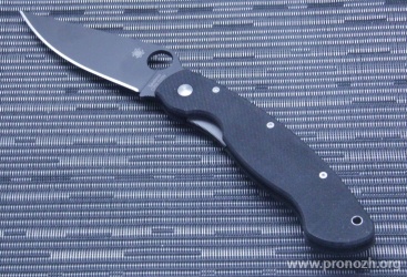   Spyderco  Military, Black DLC-Coated Blade, Crucible CPM S30V Steel, Black G-10 Handle