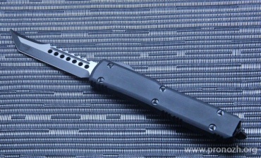      Microtech Ultratech Hellhound, Black Standard, Black G-10 and Black Aluminum Handle