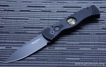    Pro-Tech Tactical Response 2, DLC-Coated Blade, Black Aluminum Handle, Skull  Emerald Eyes Inlay