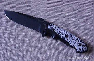   Hogue EX-F01 5" Drop Point, Black Blade, Custom Skulls and Bones Handle