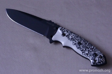   Hogue EX-F01 5" Drop Point, Black Blade, Custom Skulls and Bones Handle